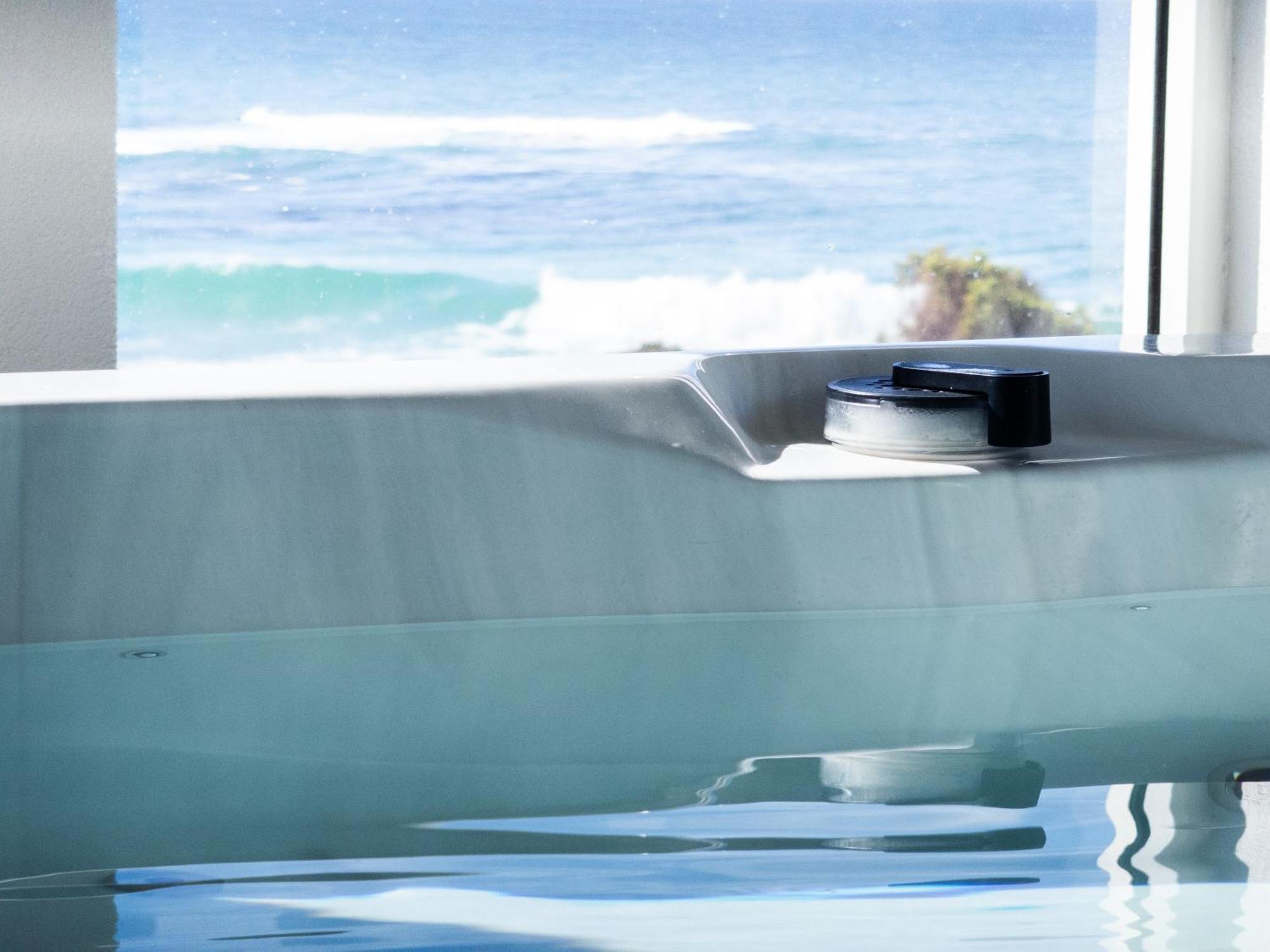 Saltwater - Absolute Oceanfront, Fire Pits, Some Villas With Hot Tubs And Sauna Falmouth Exterior photo