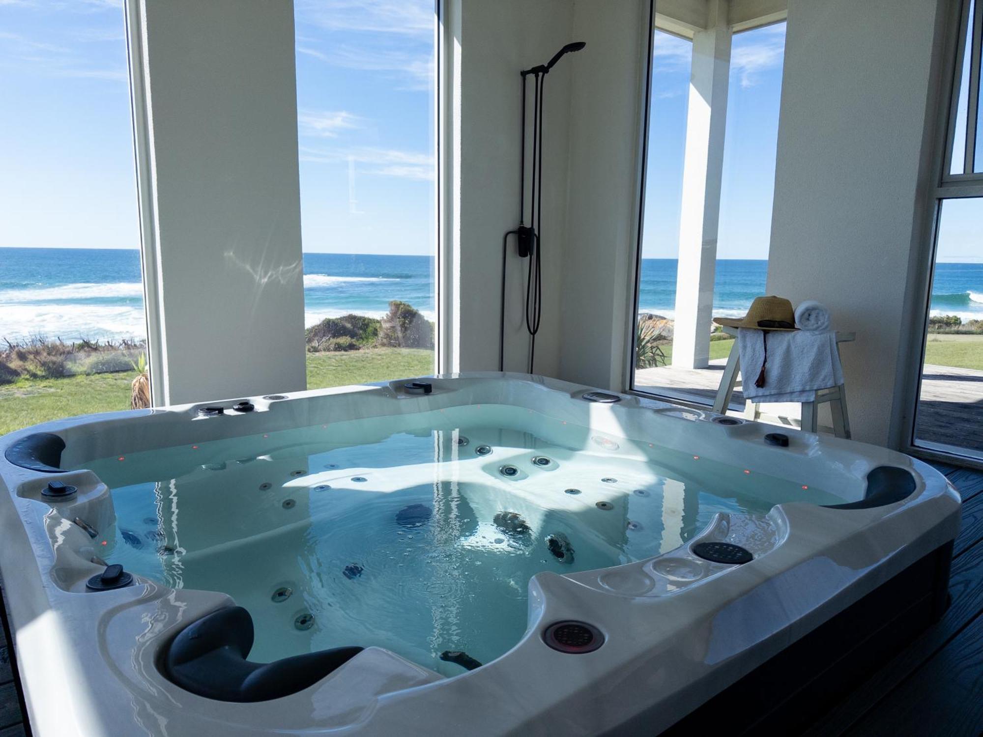 Saltwater - Absolute Oceanfront, Fire Pits, Some Villas With Hot Tubs And Sauna Falmouth Exterior photo