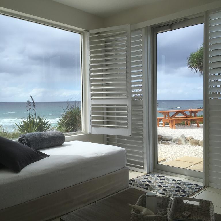 Saltwater - Absolute Oceanfront, Fire Pits, Some Villas With Hot Tubs And Sauna Falmouth Room photo